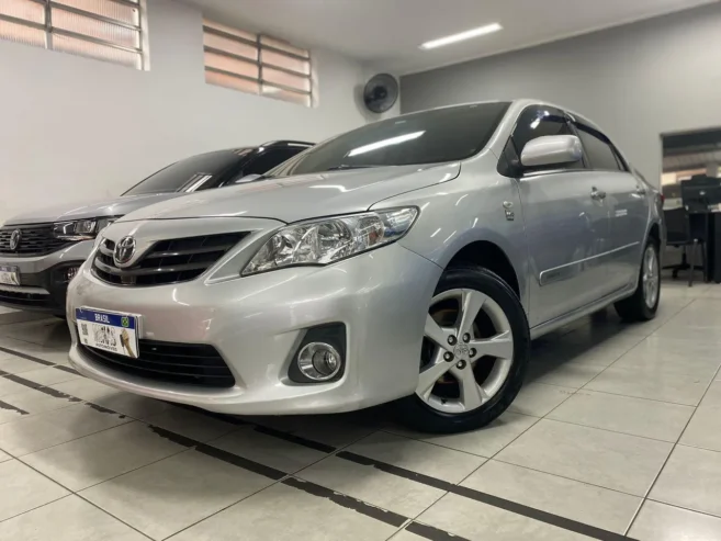Toyota Corolla GLi 1.8 Flex 16V Aut. 2012