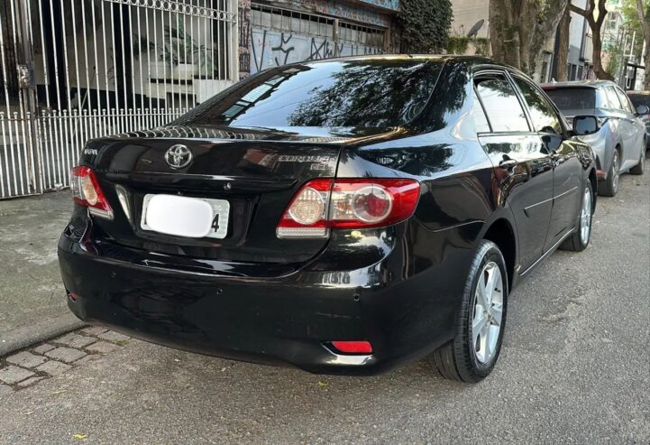 Toyota Corolla GLi 1.8 Flex 16V Aut. 2012