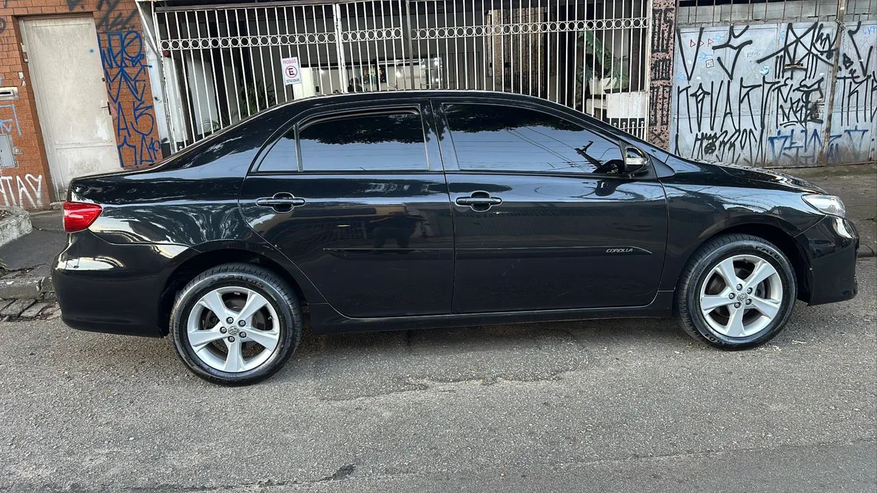 Toyota Corolla GLi 1.8 Flex 16V Aut. 2012